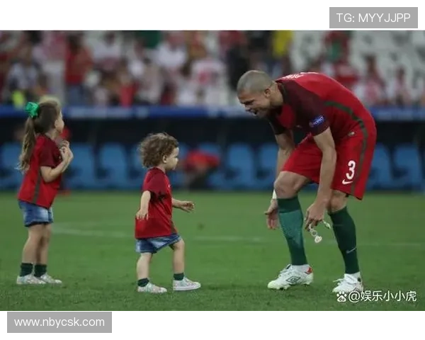 足球明星的爱情传奇与情感纠葛背后的故事揭秘